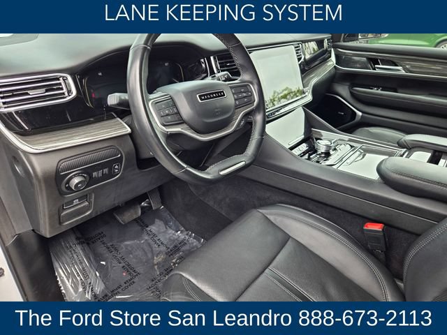 Used 2022 Jeep Wagoneer Series III w/ Premium Group I AWD/4WD image 11