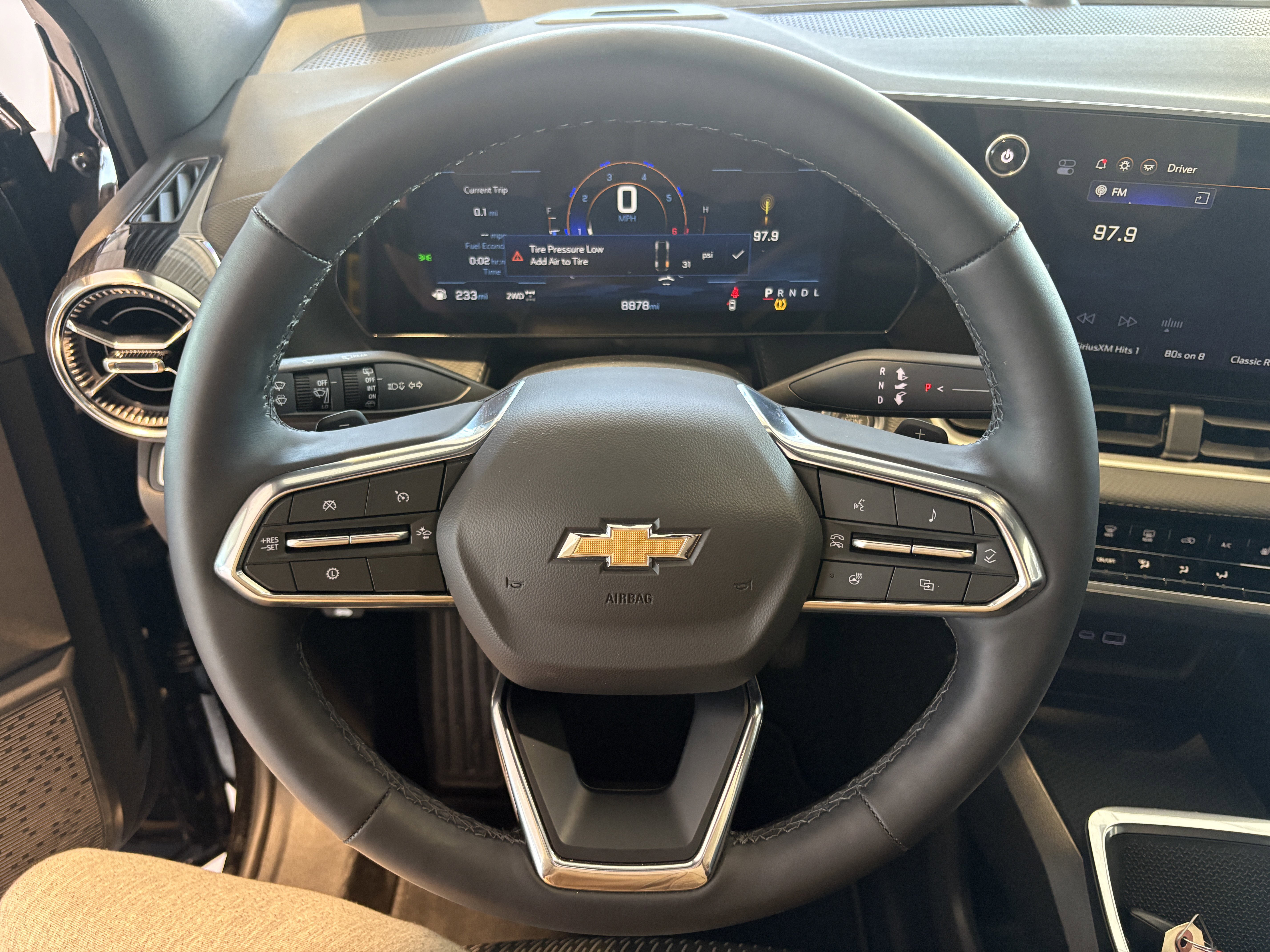 Used 2025 Chevrolet Equinox LT image 9