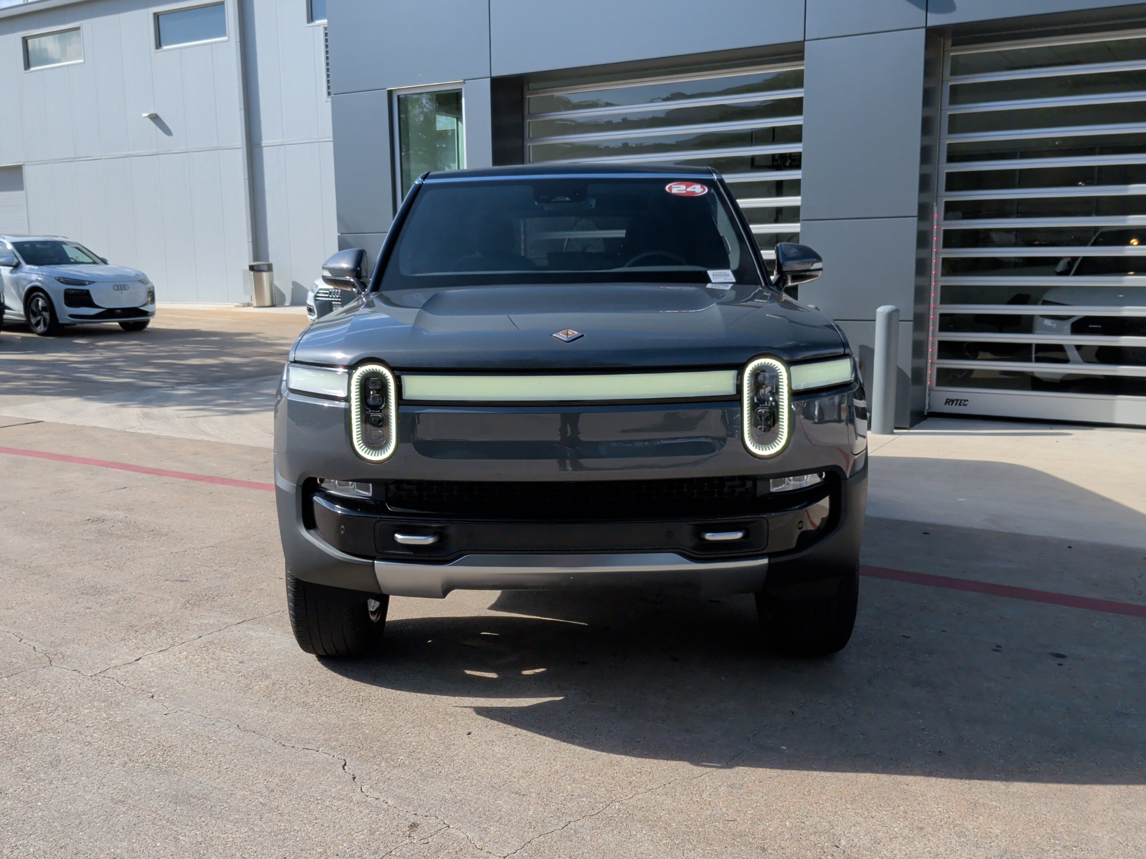 Used 2024 Rivian R1S Adventure AWD/4WD image 3