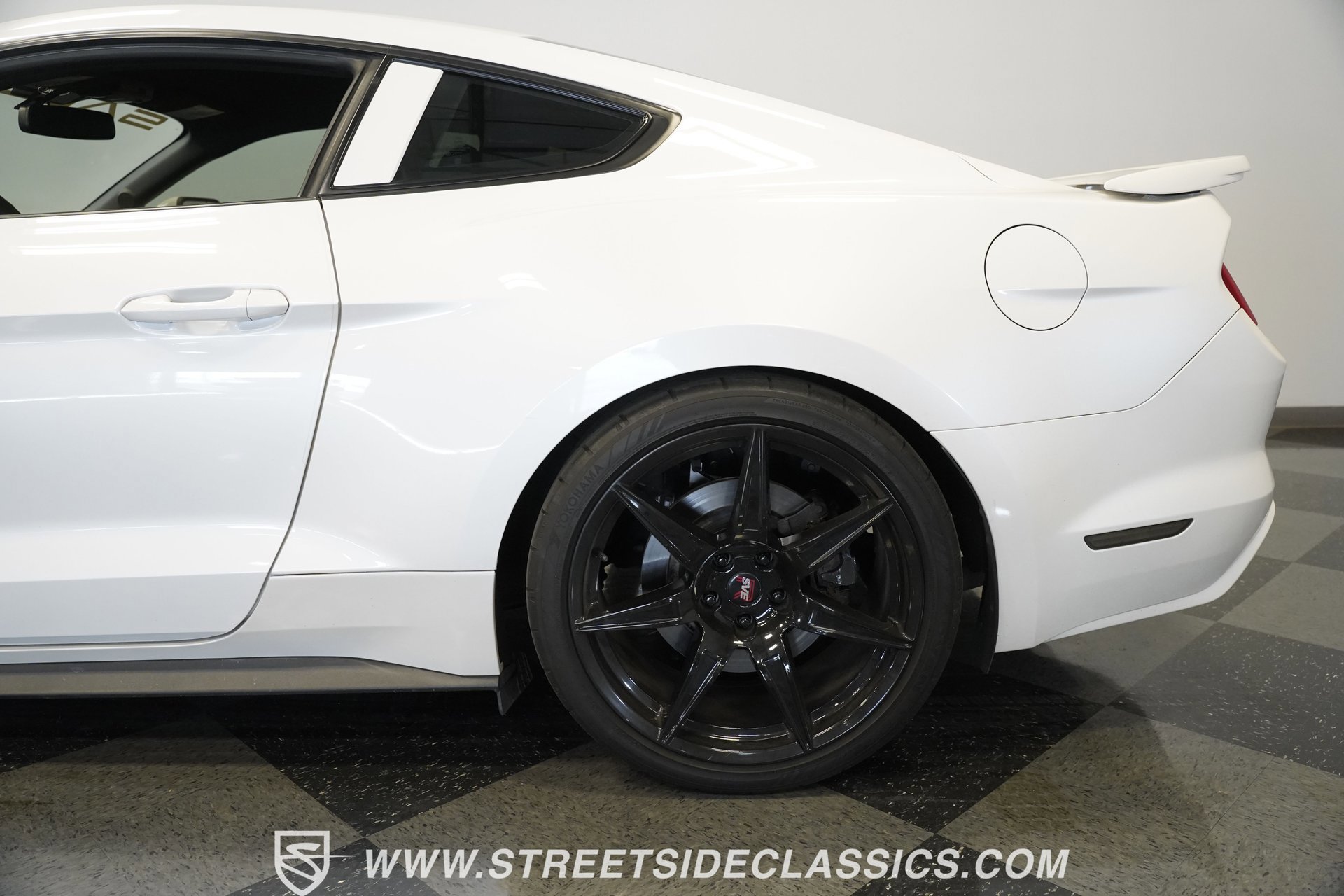 Used 2017 Ford Mustang GT image 14