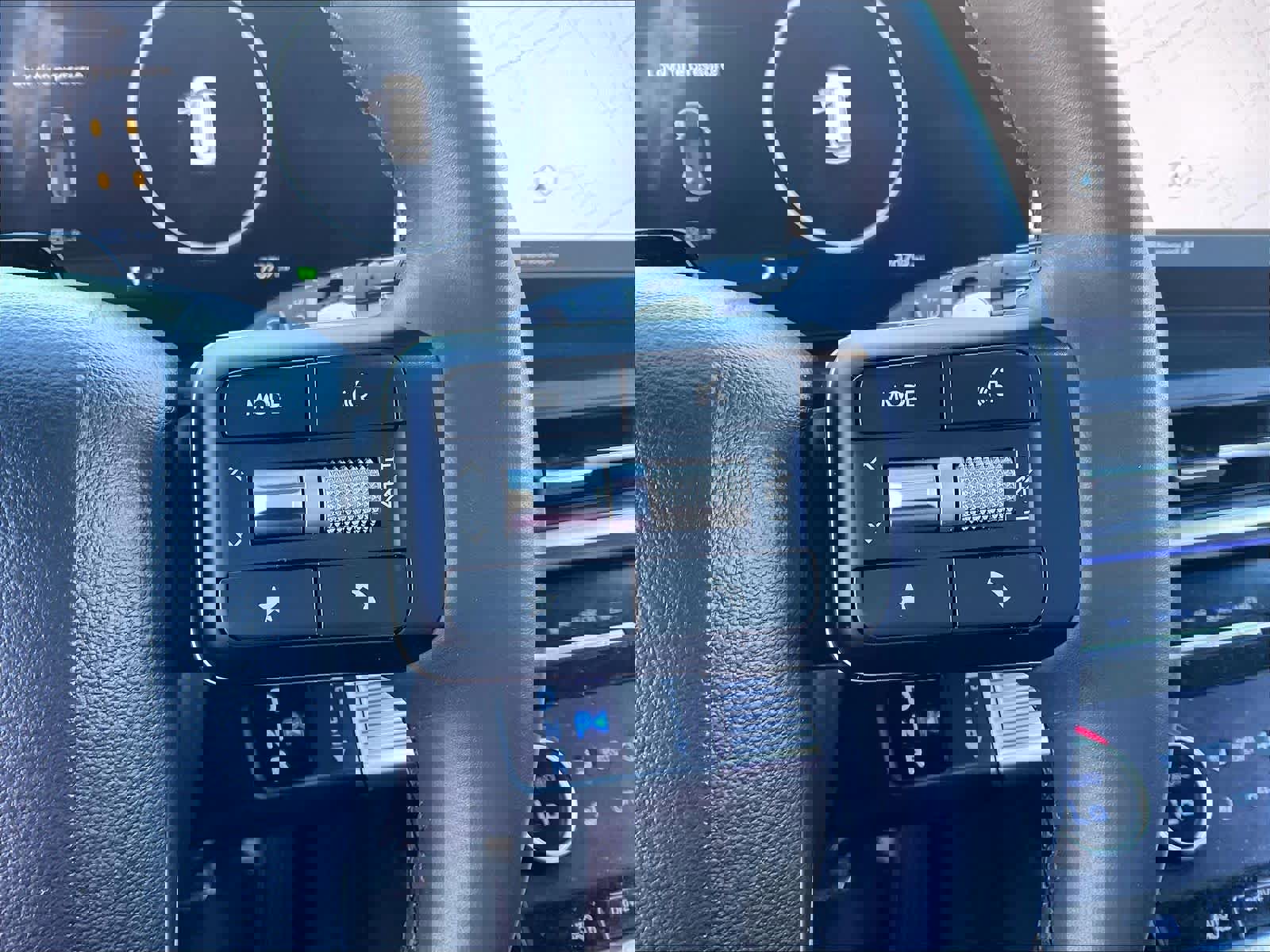 Used 2025 Hyundai Santa Fe Limited image 25