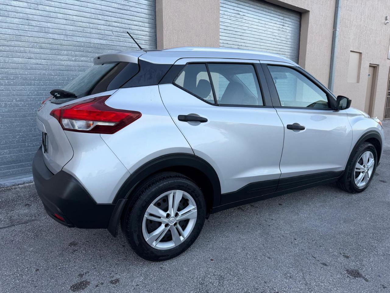 Used 2019 Nissan Kicks S image 3
