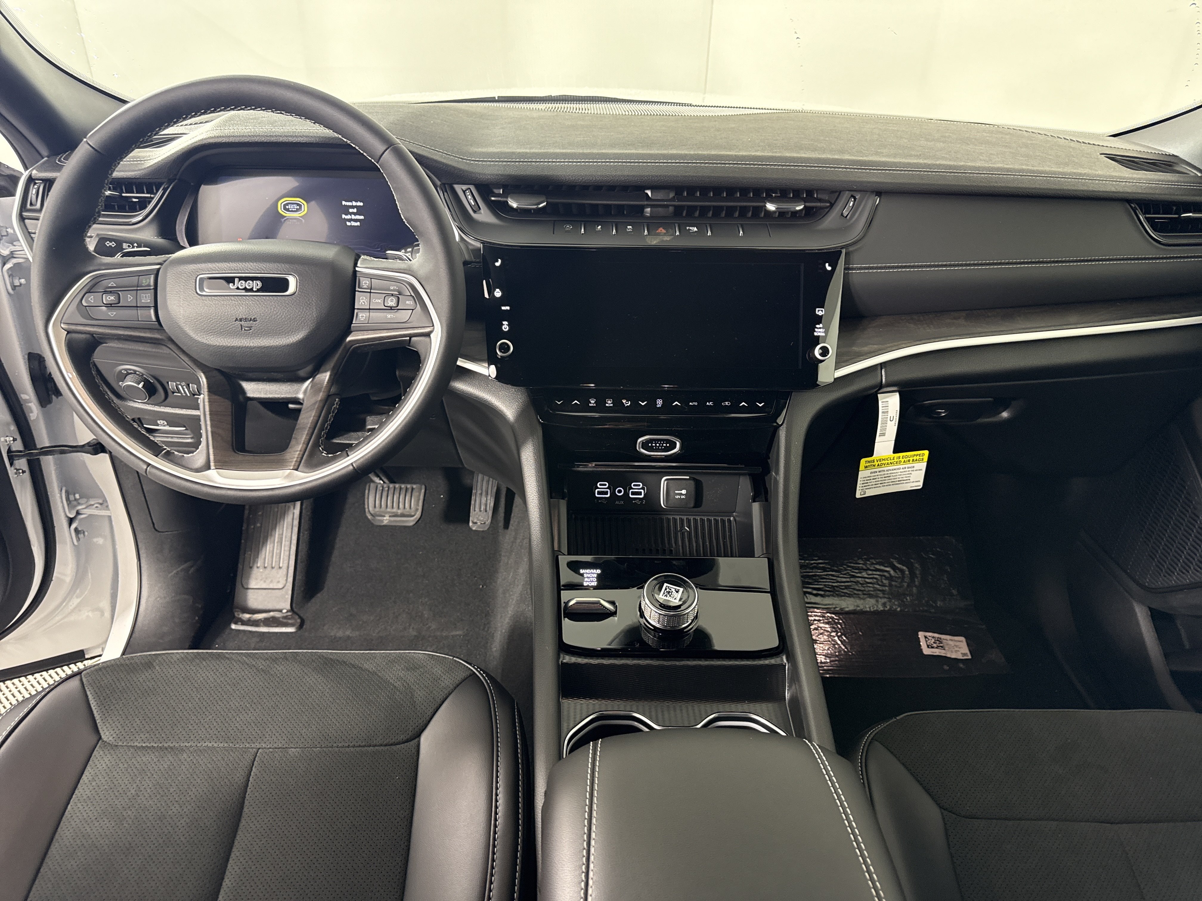 New 2026 Jeep Grand Cherokee Altitude AWD/4WD image 15