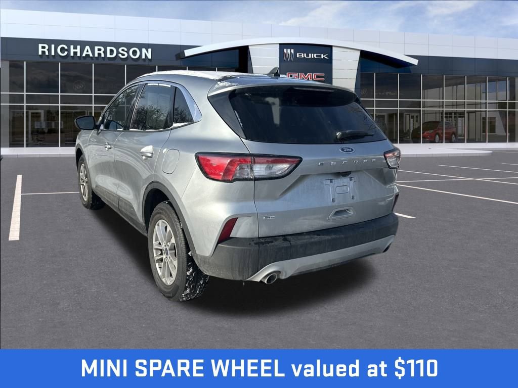 Used 2022 Ford Escape SE w/ Cold Weather Package image 3