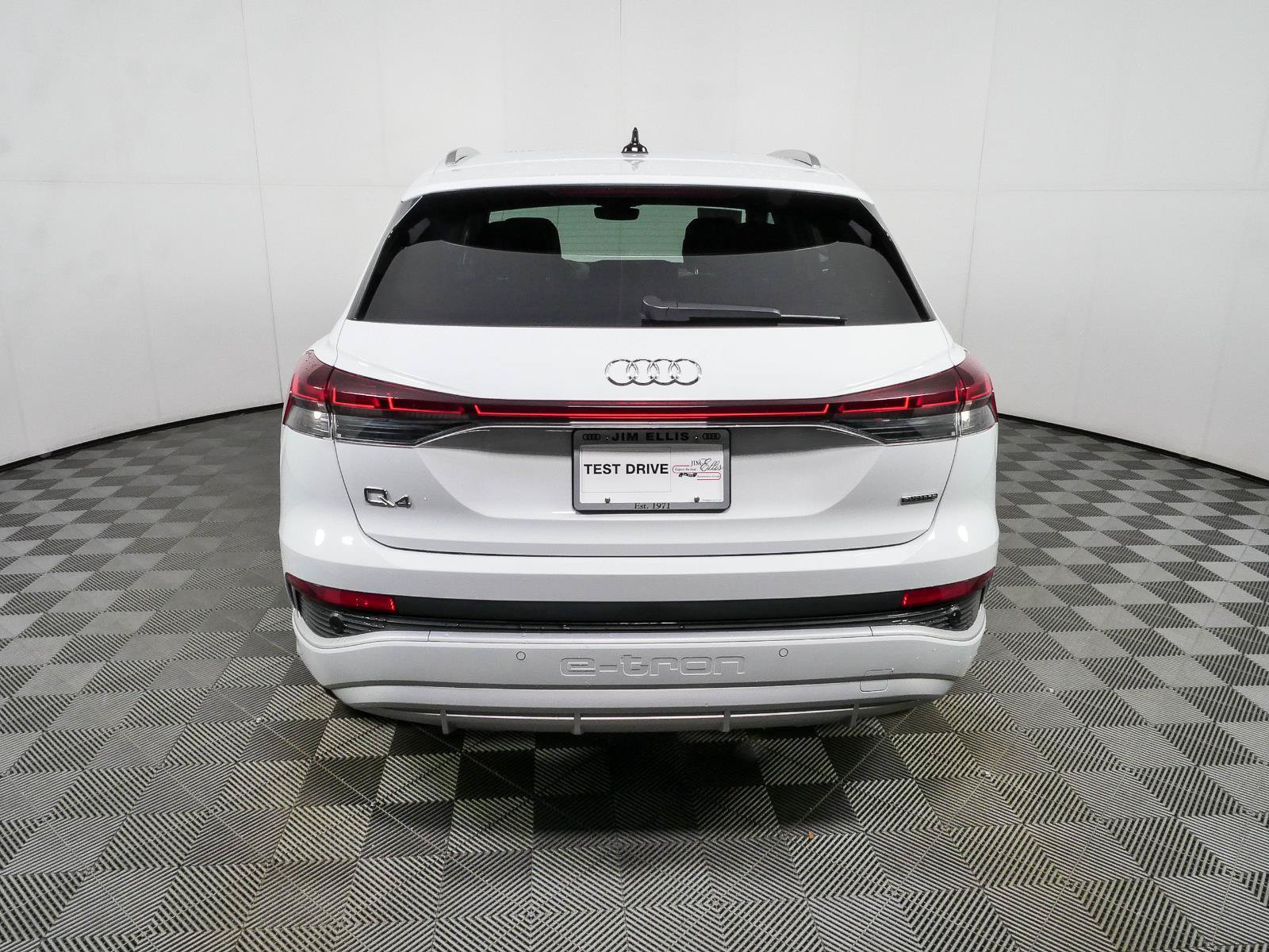 Used 2023 Audi Q4 e-tron Prestige AWD/4WD image 29