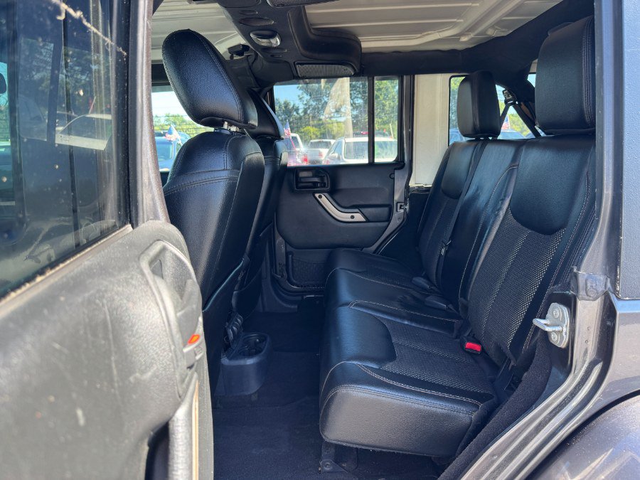 Used 2017 Jeep Wrangler Unlimited Sahara AWD/4WD image 16