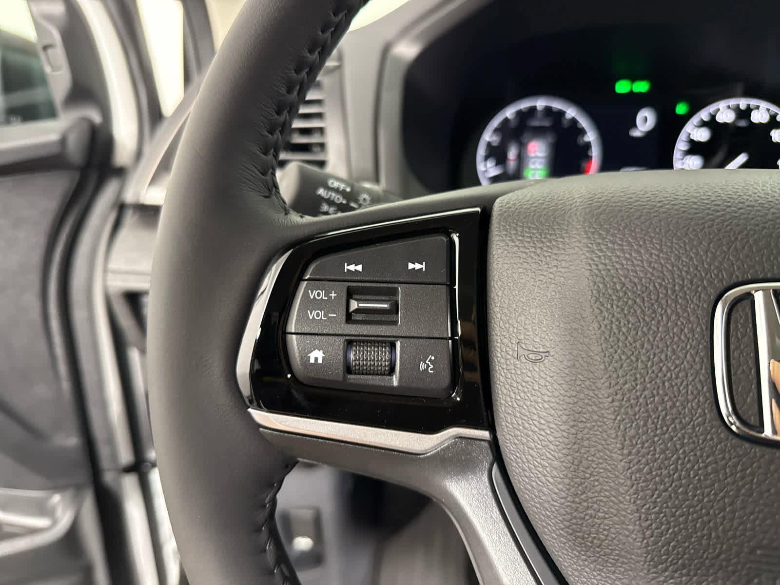 New 2025 Honda Odyssey EX-L image 31