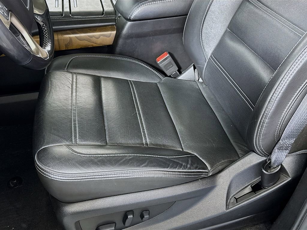 Used 2019 GMC Yukon Denali w/ Denali Ultimate Black Edition AWD/4WD image 20