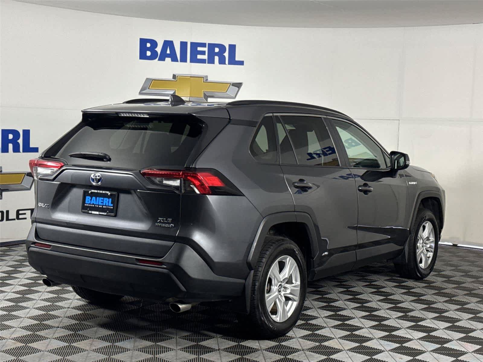 Used 2021 Toyota RAV4 XLE w/ Convenience Package AWD/4WD image 5