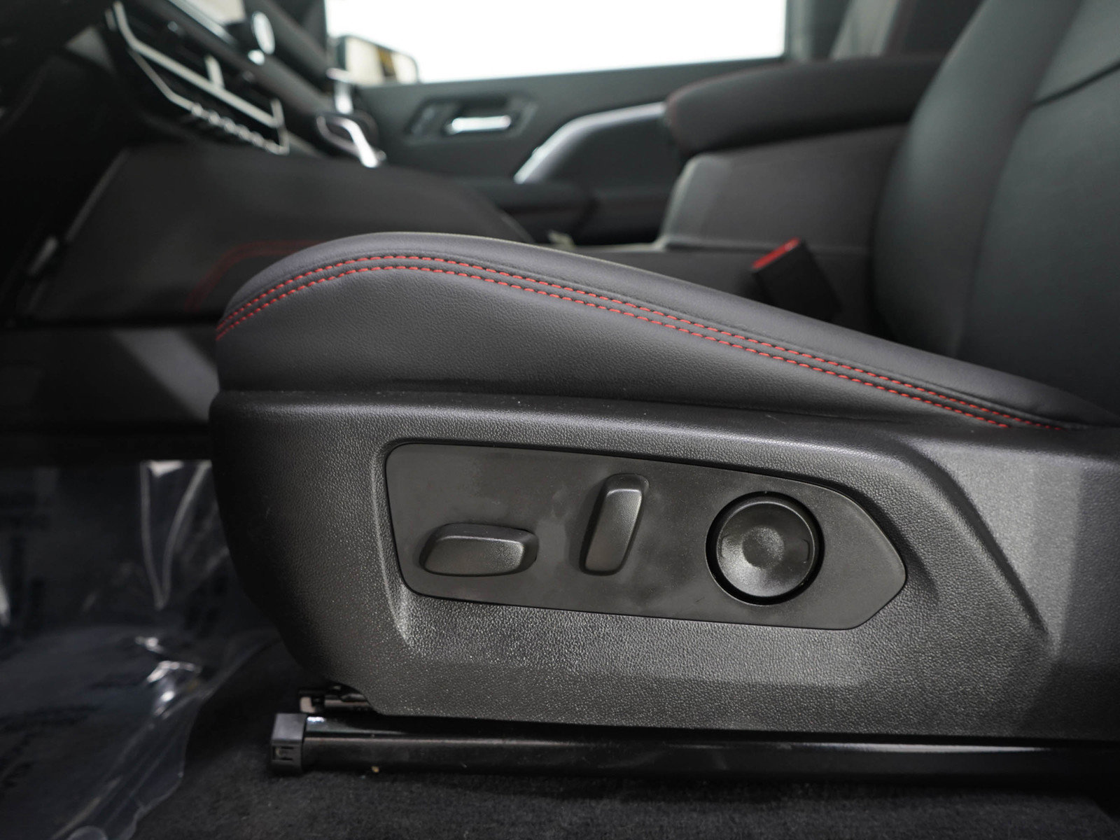 Used 2025 Chevrolet Colorado Z71 w/ Z71 Convenience Package 2 image 21