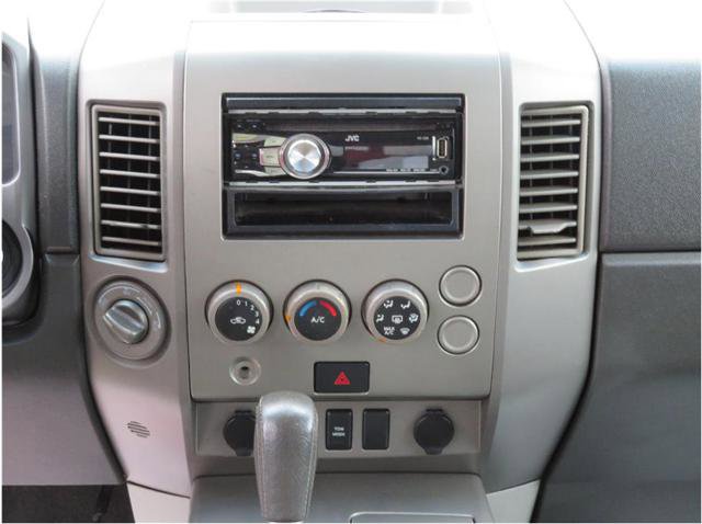 Used 2004 Nissan Titan SE AWD/4WD image 26