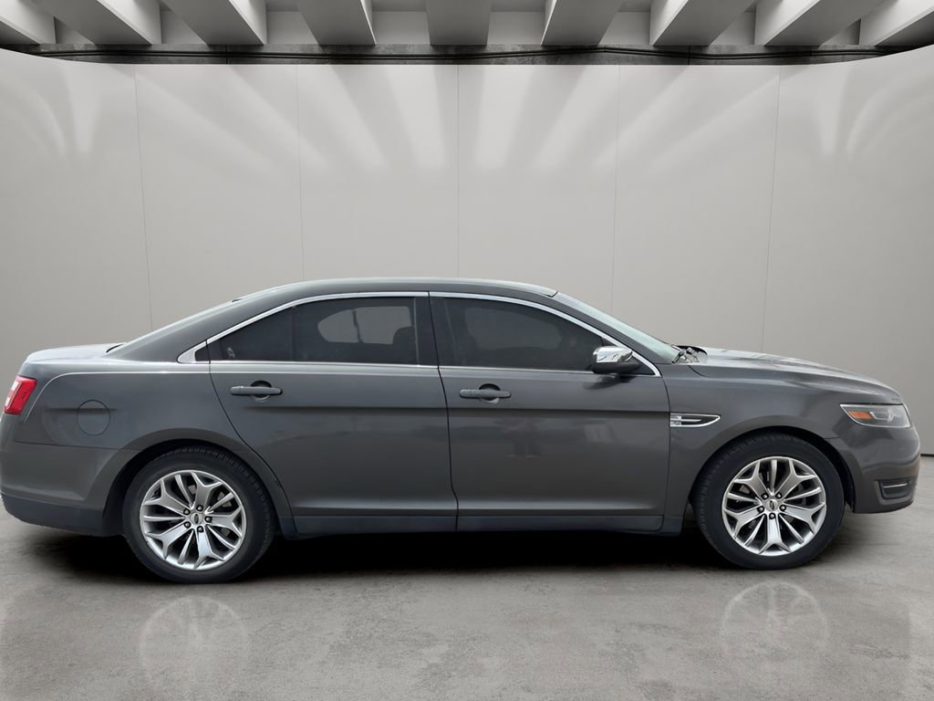 Used 2017 Ford Taurus Limited image 6