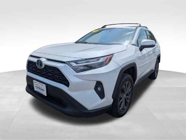 Used 2023 Toyota RAV4 XLE Premium AWD/4WD image 3
