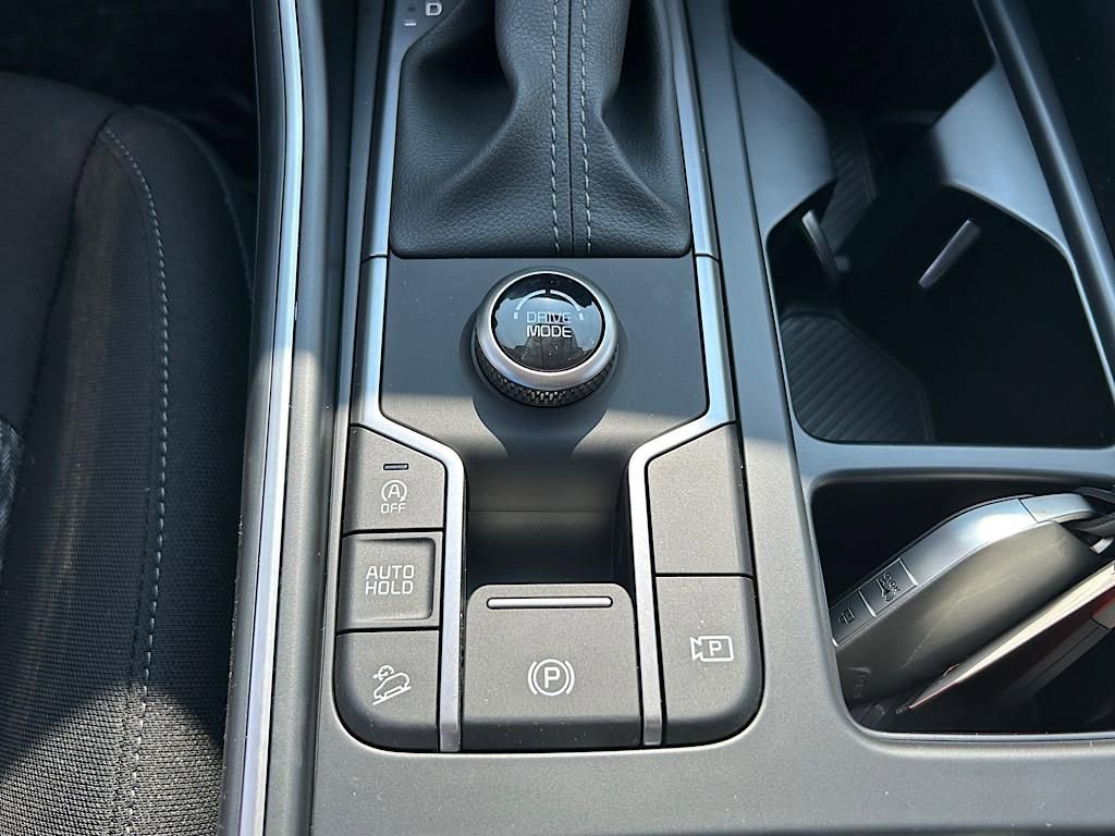 New 2025 Kia Sorento LX image 17