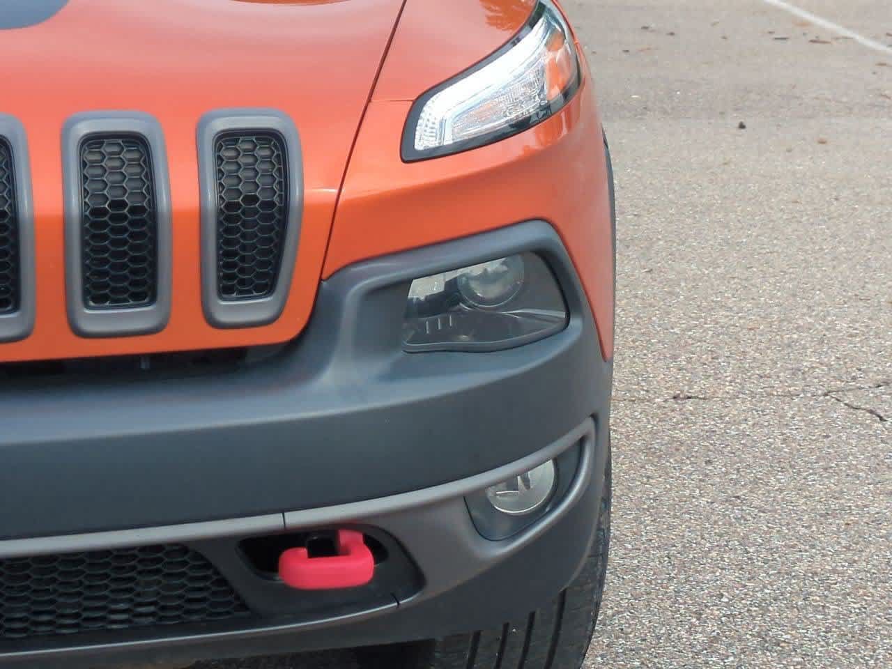 Used 2015 Jeep Cherokee Trailhawk w/ Comfort/Convenience Group AWD/4WD image 10