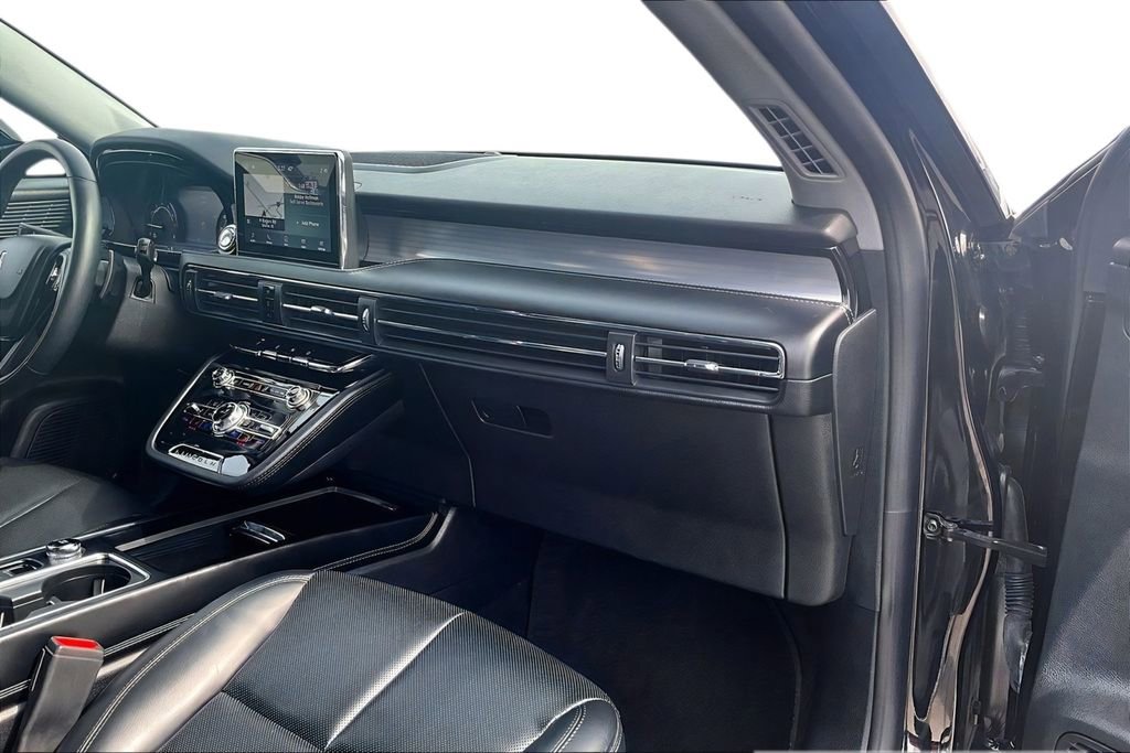Used 2022 Lincoln Corsair AWD w/ Equipment Group 101A image 17