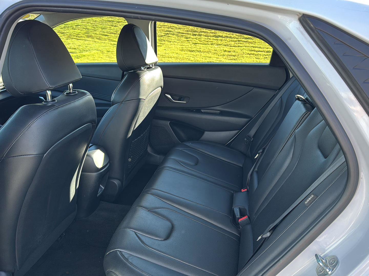 Used 2024 Hyundai Elantra Limited image 9