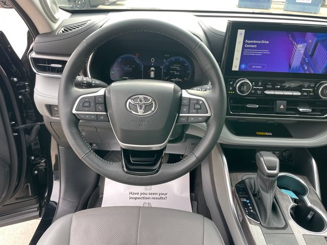 Used 2023 Toyota Highlander Limited AWD/4WD image 23