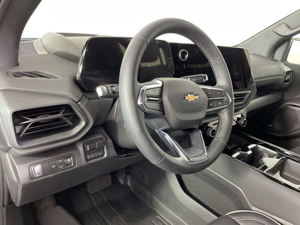 New 2025 Chevrolet Silverado EV LT image 13