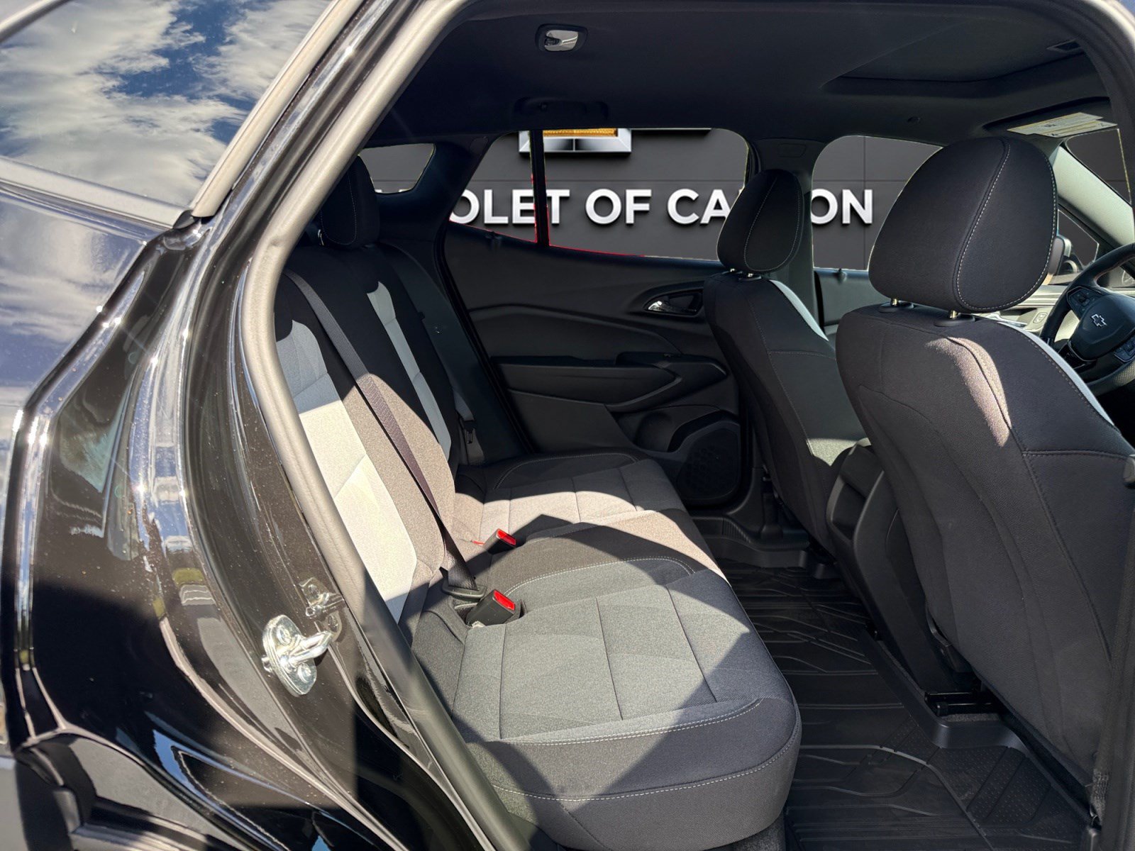 New 2026 Chevrolet Trax RS w/ Sunroof Package FWD image 15