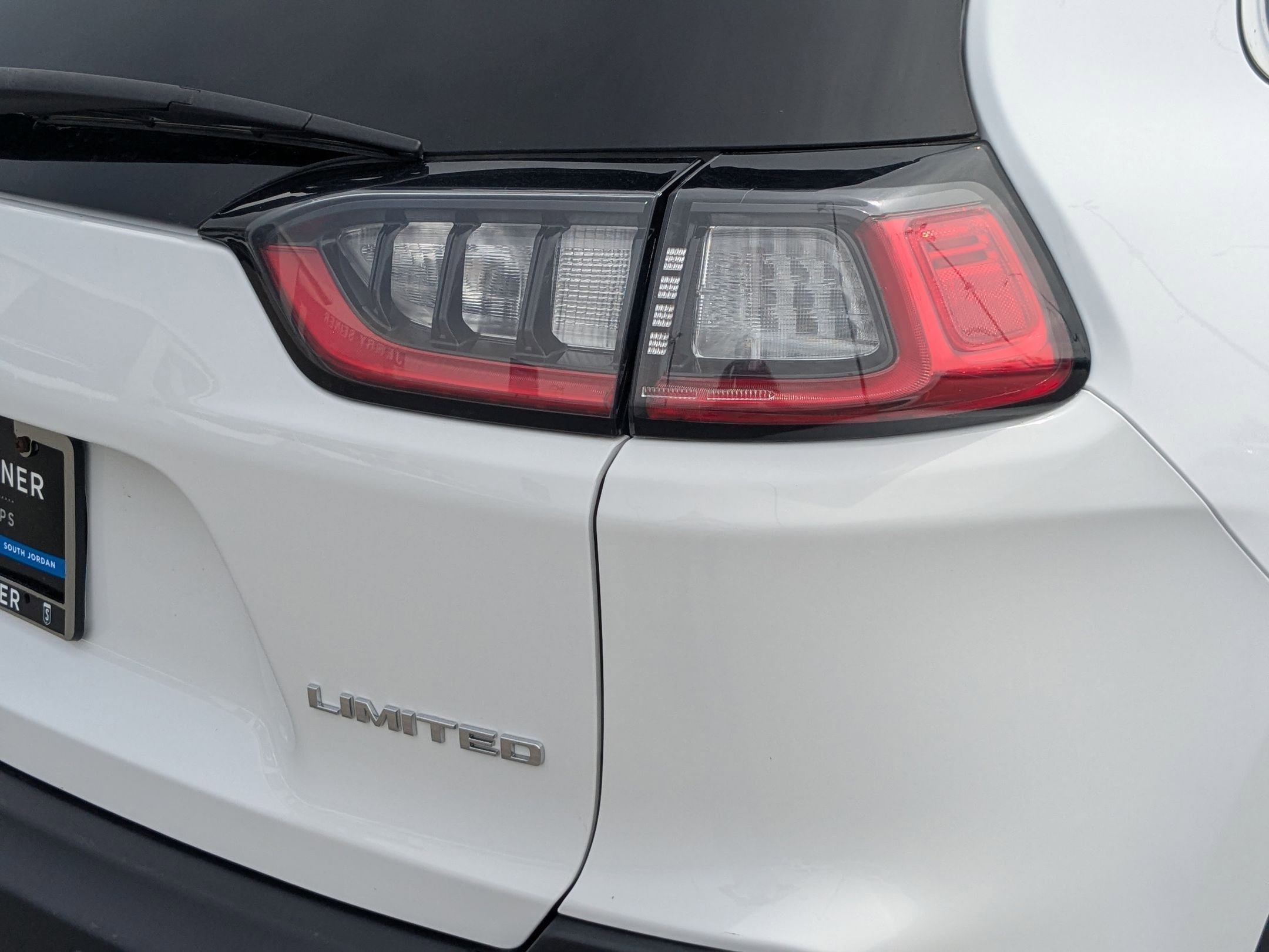Used 2020 Jeep Cherokee Limited AWD/4WD image 12