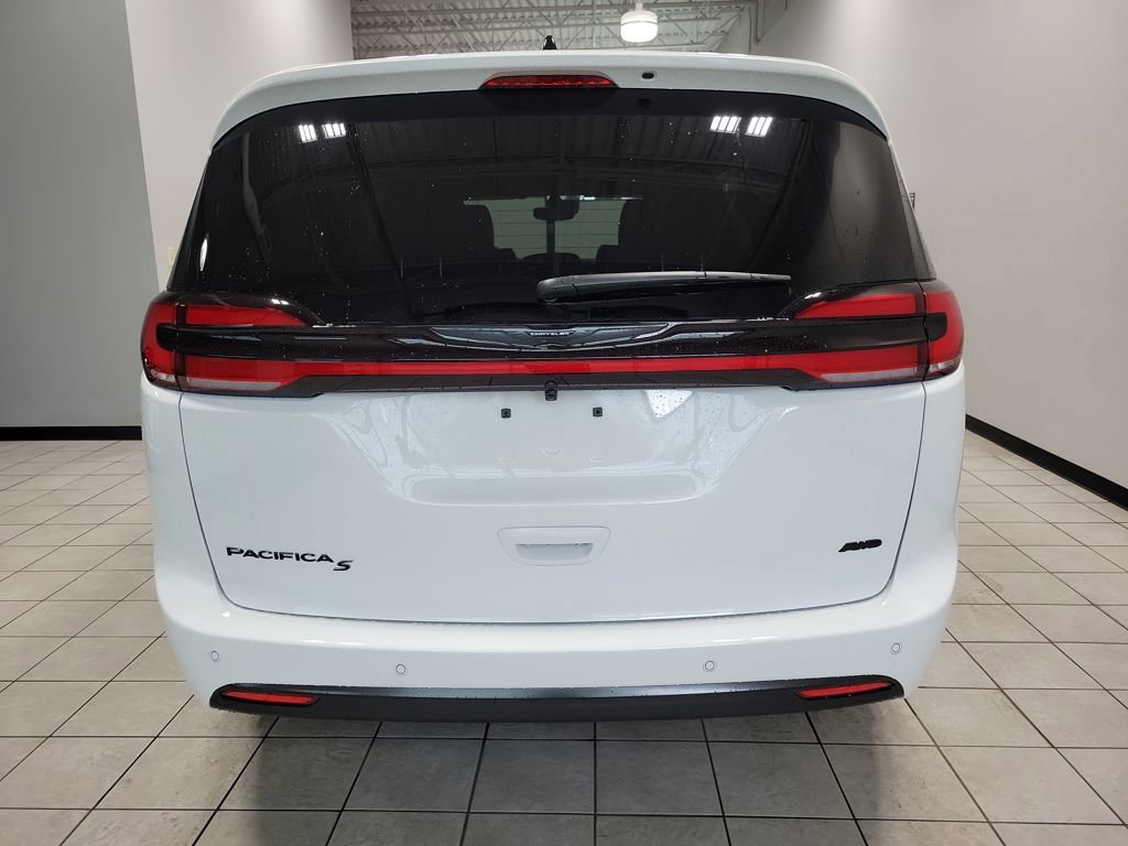 New 2026 Chrysler Pacifica Select w/ S Appearance Package AWD/4WD image 5