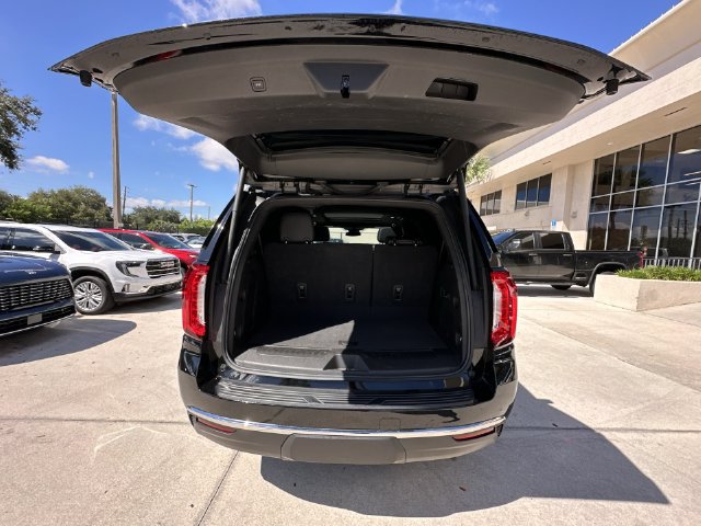 Used 2023 GMC Yukon SLT w/ SLT Premium Package RWD image 32