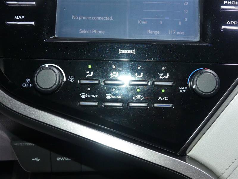 Used 2020 Toyota Camry LE FWD image 36