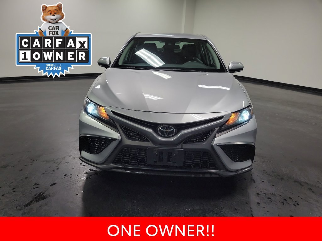 Used 2024 Toyota Camry SE FWD image 3