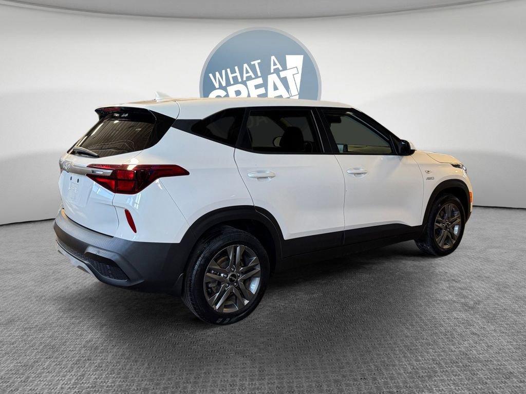Certified 2023 Kia Seltos LX image 3