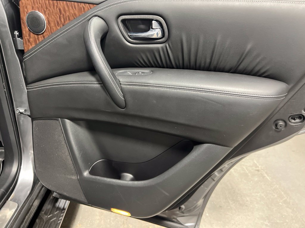 Used 2019 Nissan Armada Platinum w/ Captain's Chairs Package RWD image 13