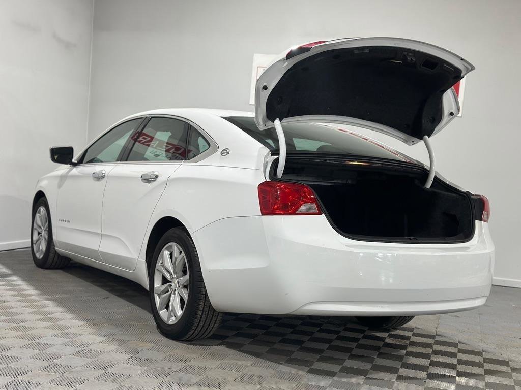 Used 2017 Chevrolet Impala LT FWD image 31
