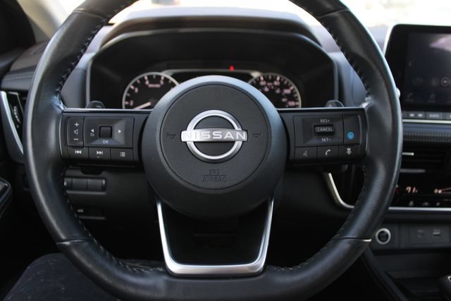 Used 2023 Nissan Rogue SL AWD/4WD image 12