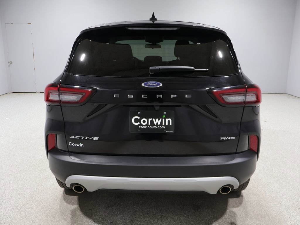 Used 2023 Ford Escape Active AWD/4WD image 3