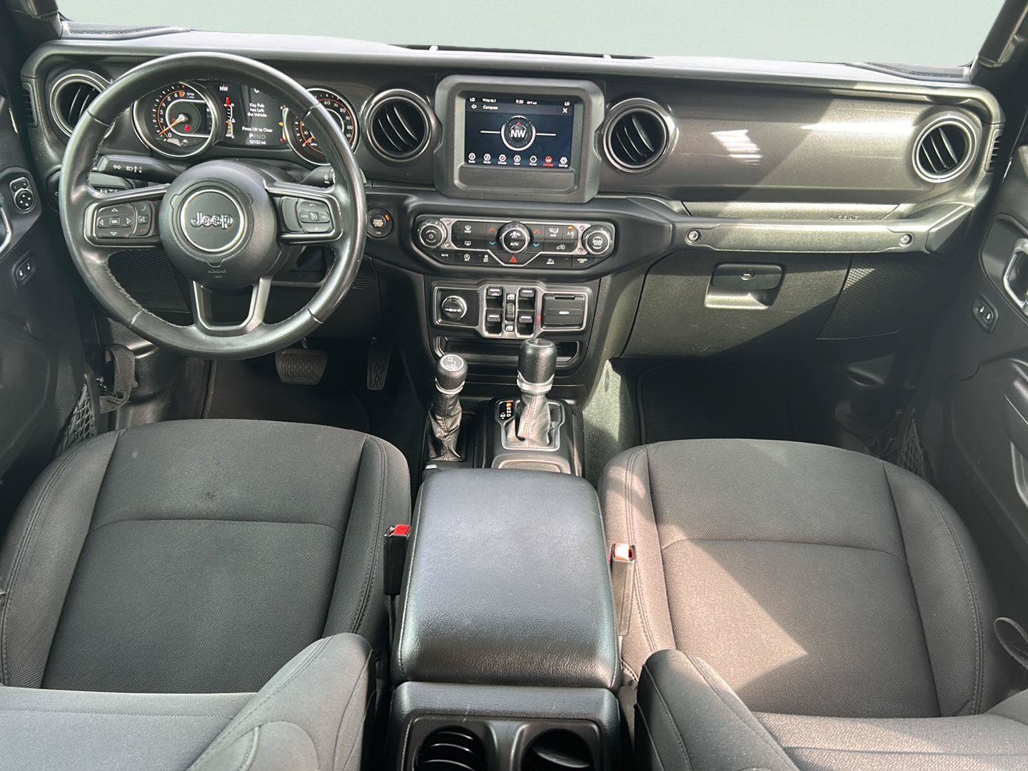 Used 2022 Jeep Gladiator Sport AWD/4WD image 16