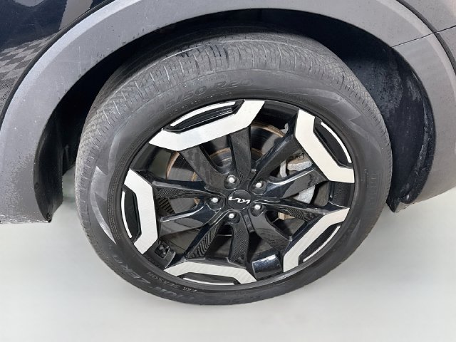 Used 2024 Kia Telluride EX w/ EX Captain's Chair Package FWD image 31