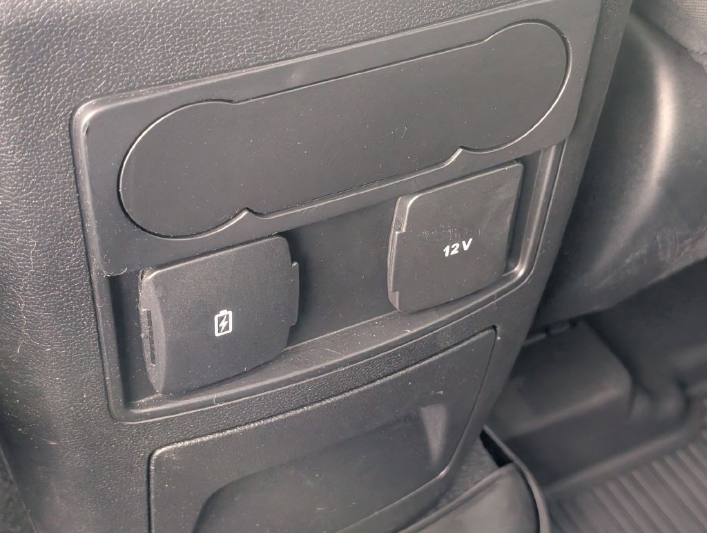 Used 2023 Ford Explorer XLT AWD/4WD image 27