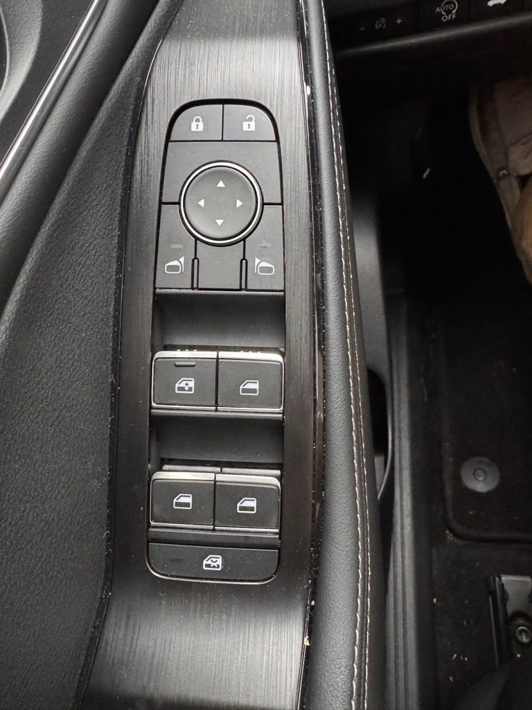 Used 2026 Nissan Rogue Platinum w/ Platinum Premium Package image 24