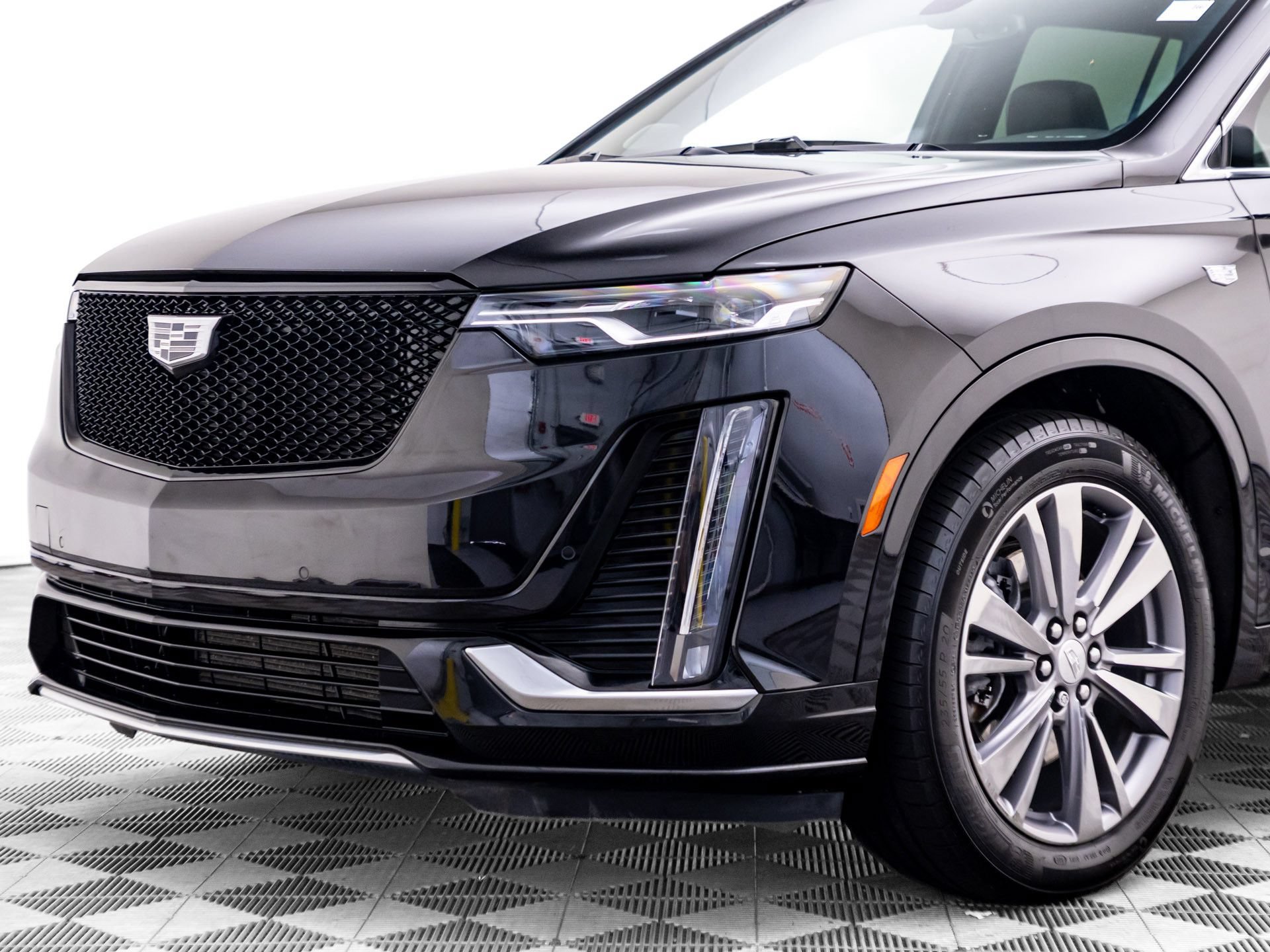 Certified 2024 Cadillac XT6 Premium Luxury w/ LPO, Floor Liner Package AWD/4WD image 42