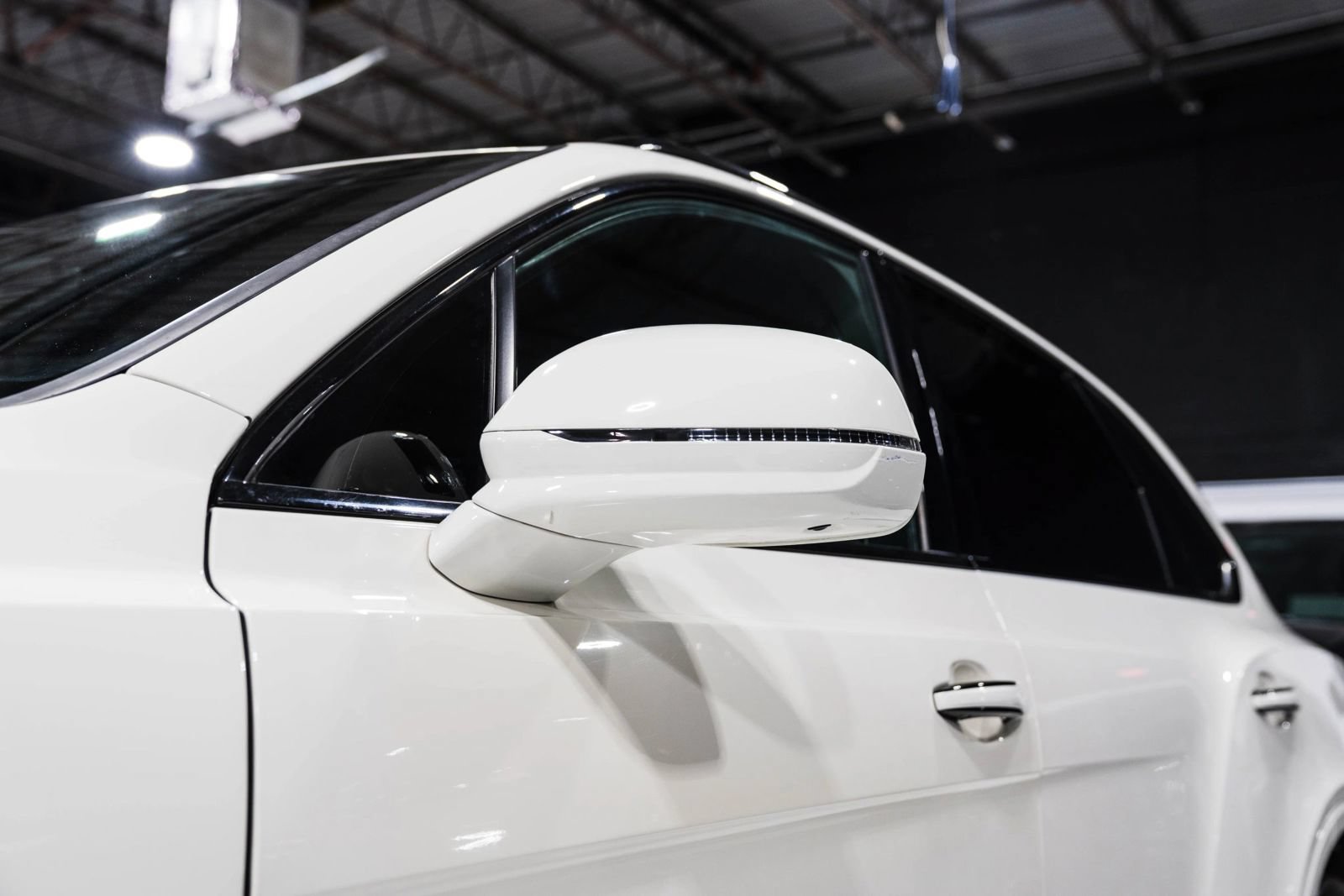Used 2019 Bentley Bentayga AWD/4WD image 9