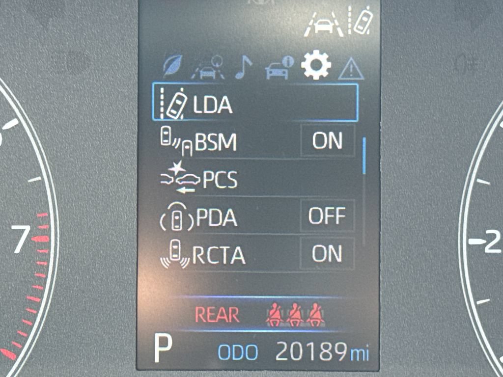 Used 2023 Toyota Corolla Cross LE w/ Moonroof Package AWD/4WD image 18