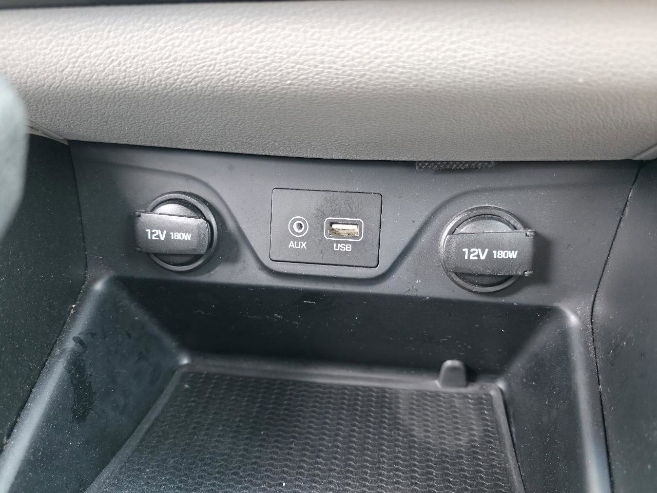 Used 2020 Hyundai Tucson SE image 32