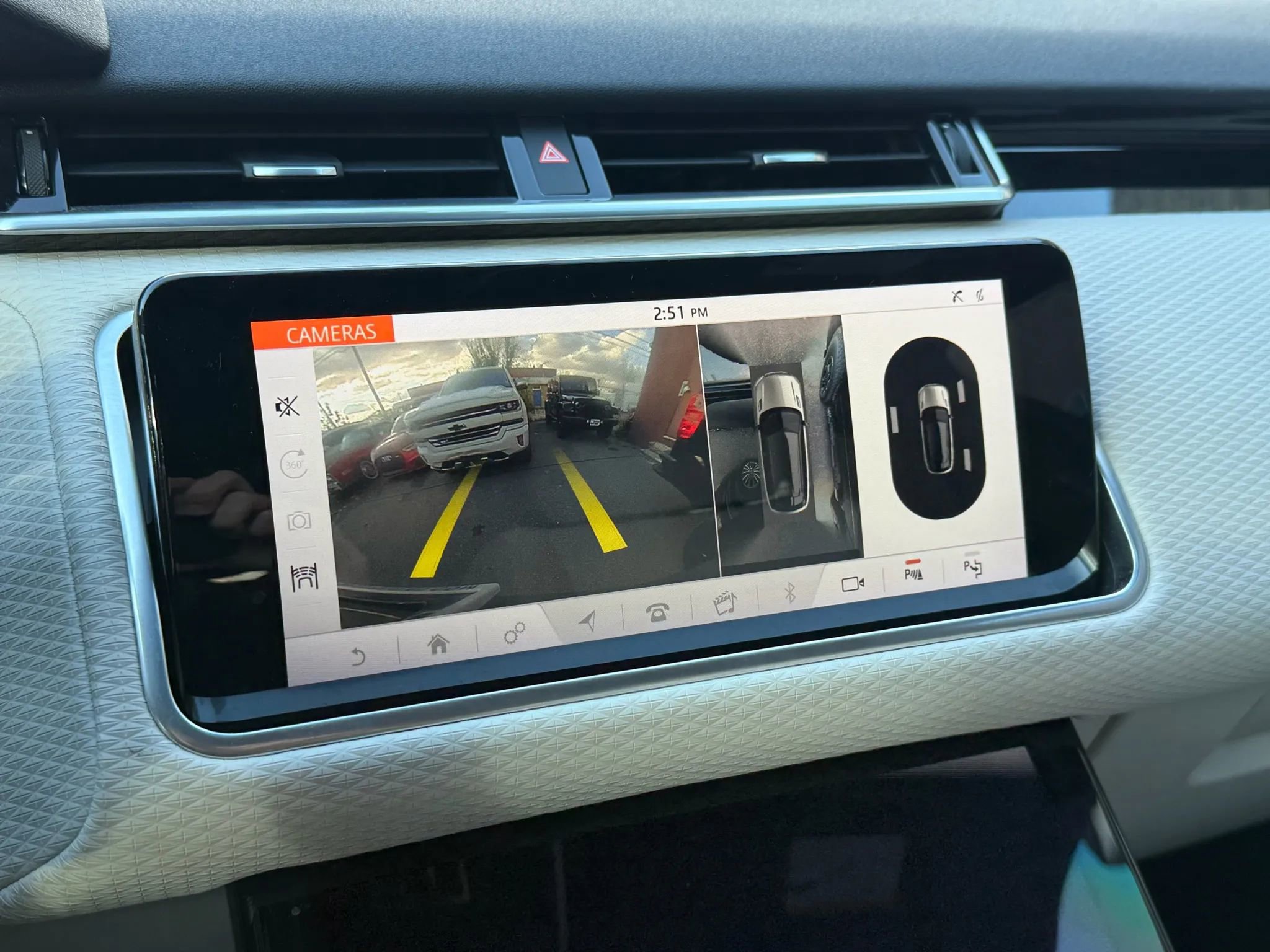 Used 2020 Land Rover Range Rover Velar R-Dynamic S image 36