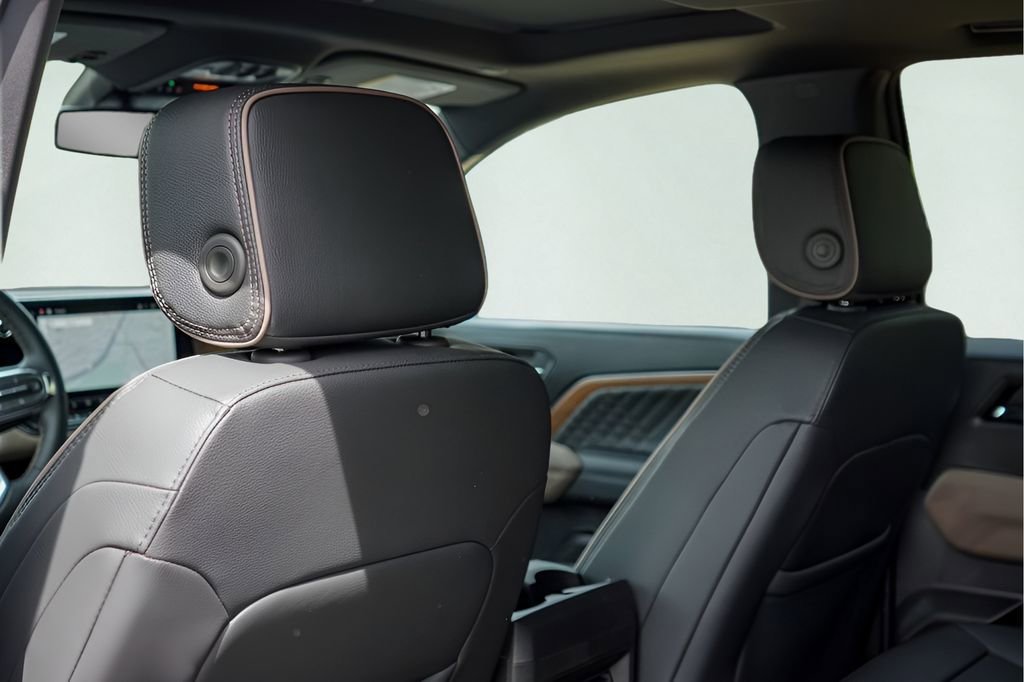 New 2026 GMC Canyon Denali image 19