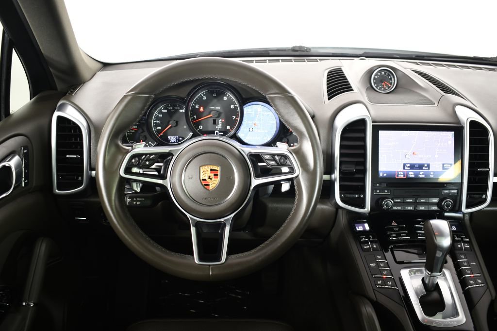 Used 2017 Porsche Cayenne Platinum Edition AWD/4WD image 22