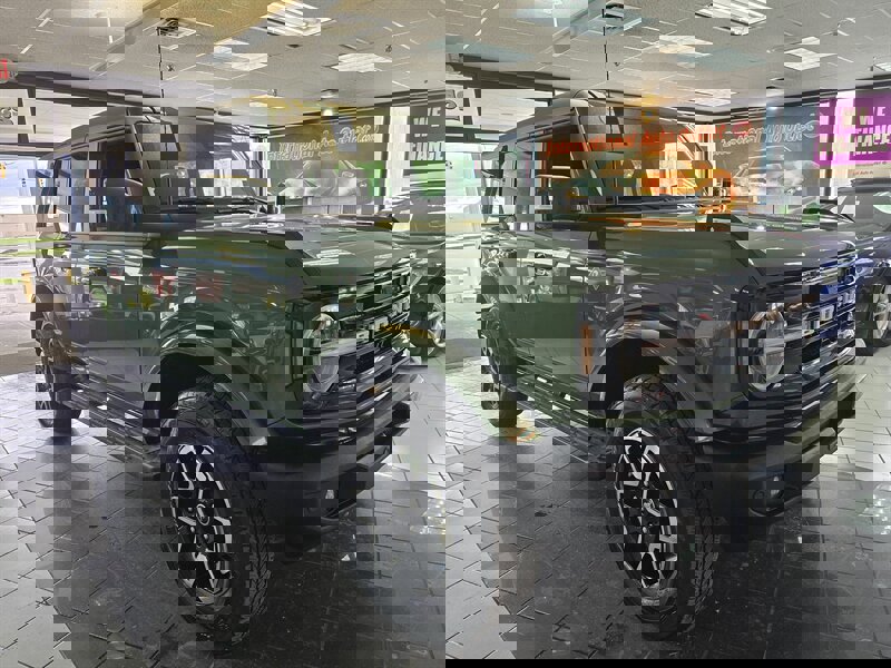 Used 2022 Ford Bronco Outer Banks image 3