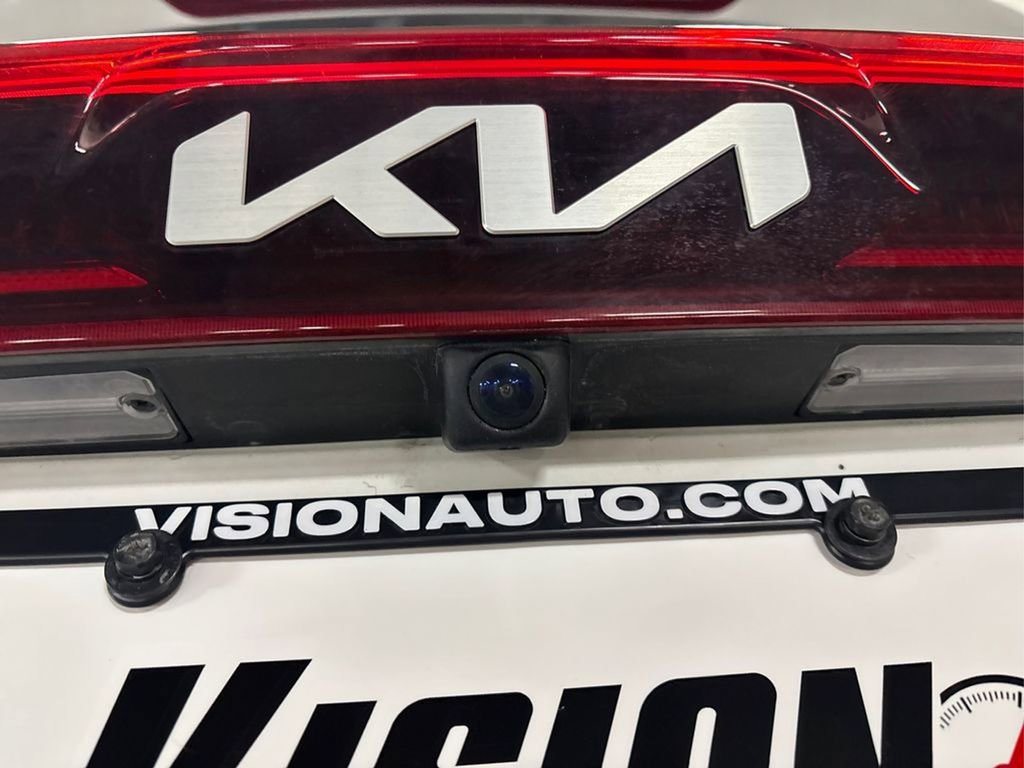 Used 2024 Kia Carnival SX Prestige image 16