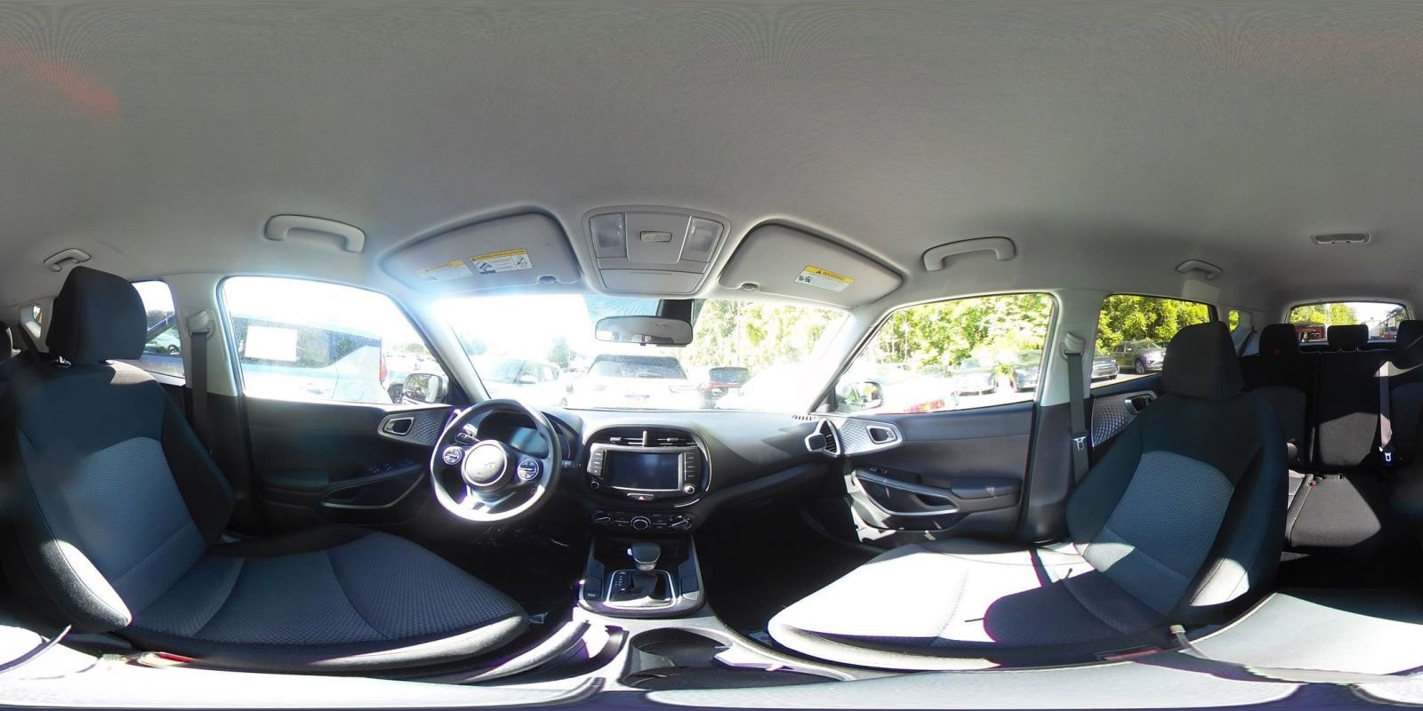 Used 2025 Kia Soul LX w/ LX Technology Package FWD image 37