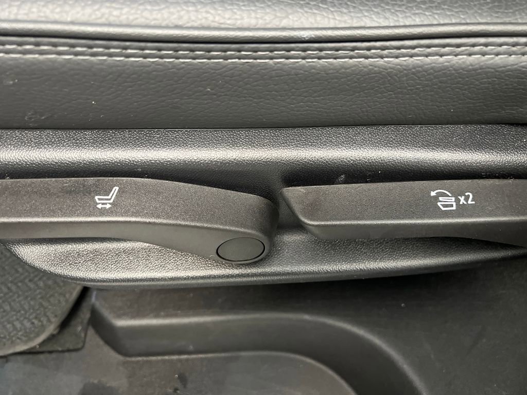 Used 2025 GMC Yukon Denali image 15