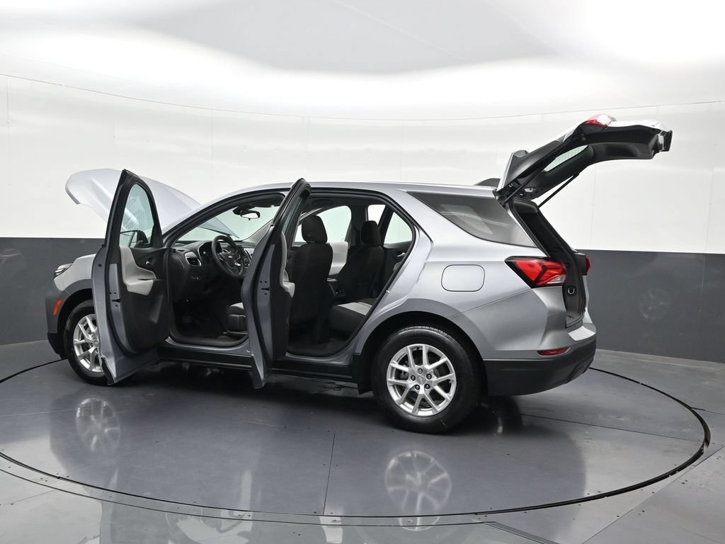 Used 2024 Chevrolet Equinox LS FWD image 34